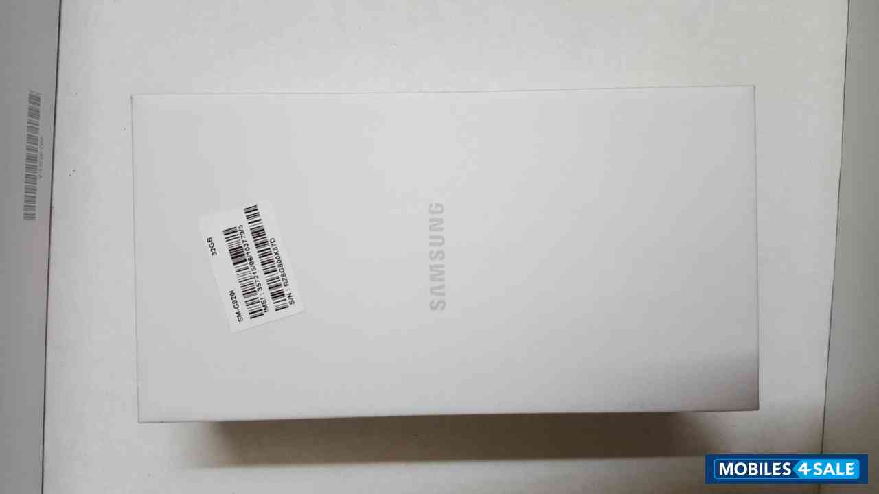 Gold Samsung Galaxy S6