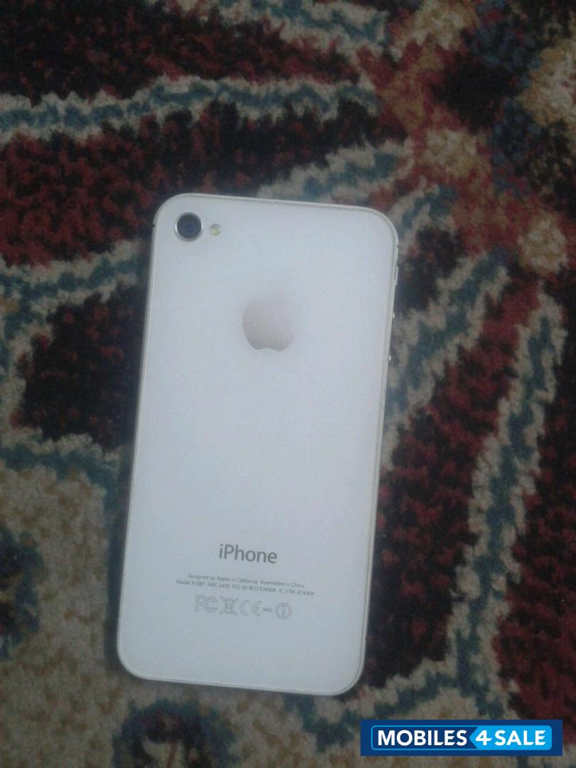 White Apple iPhone 4S