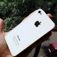 White Apple iPhone 4