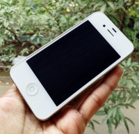 White Apple iPhone 4