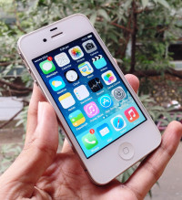 White Apple iPhone 4