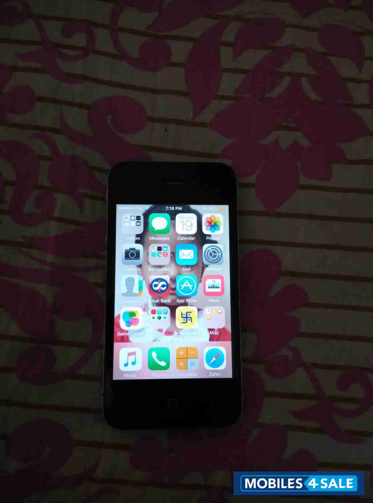 Black Apple iPhone 4S