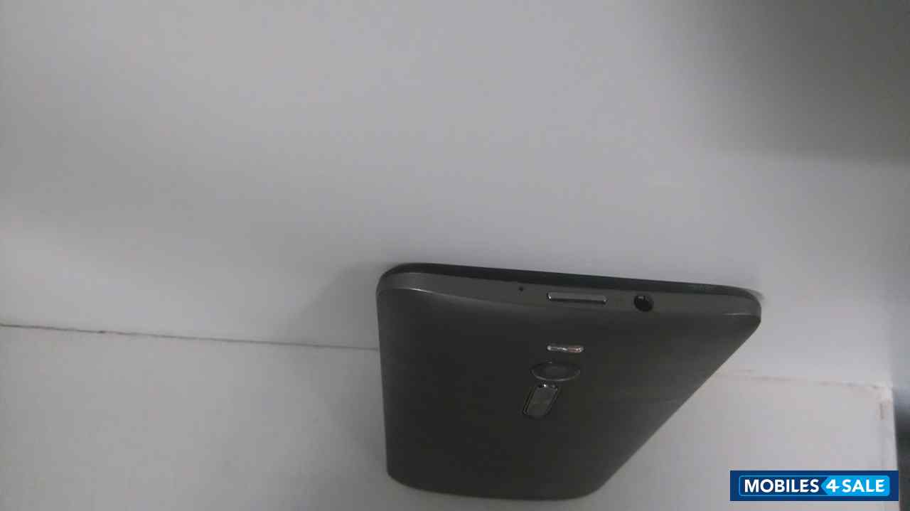 Grey Asus Zenfone 2 ZE551ML