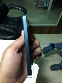 Black Apple iPhone 5