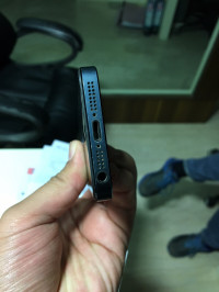 Black Apple iPhone 5