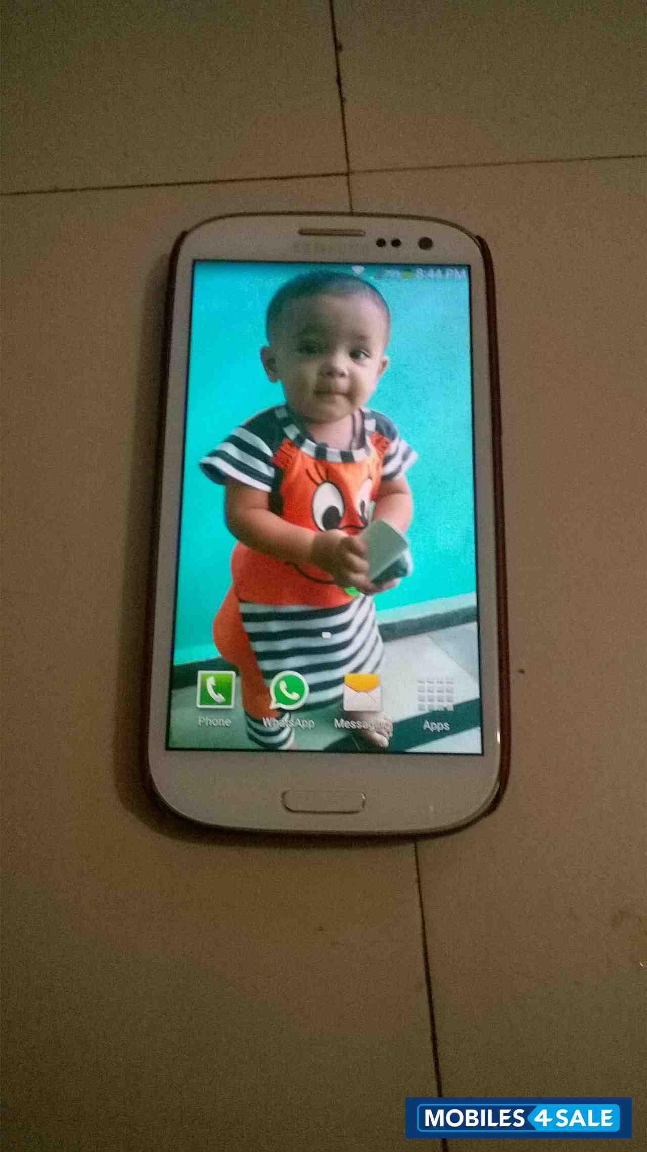 White Samsung Galaxy S3