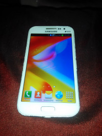 White Samsung Galaxy Grand Quarttro