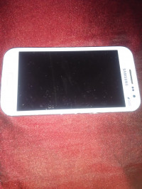 White Samsung Galaxy Grand Quarttro