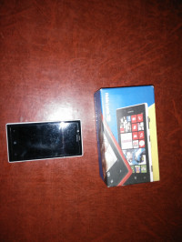 White Nokia Lumia 720