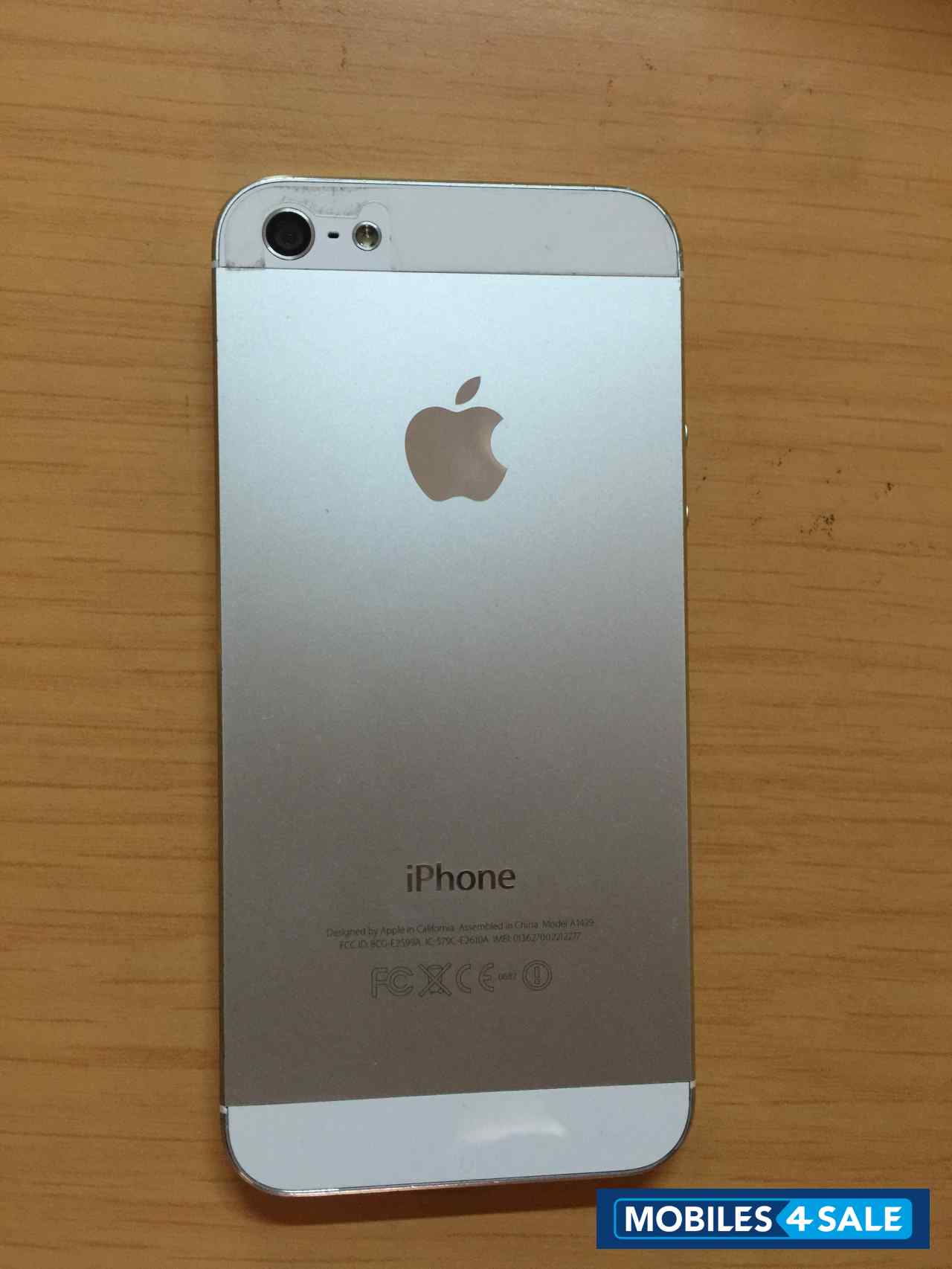 White Apple iPhone 5