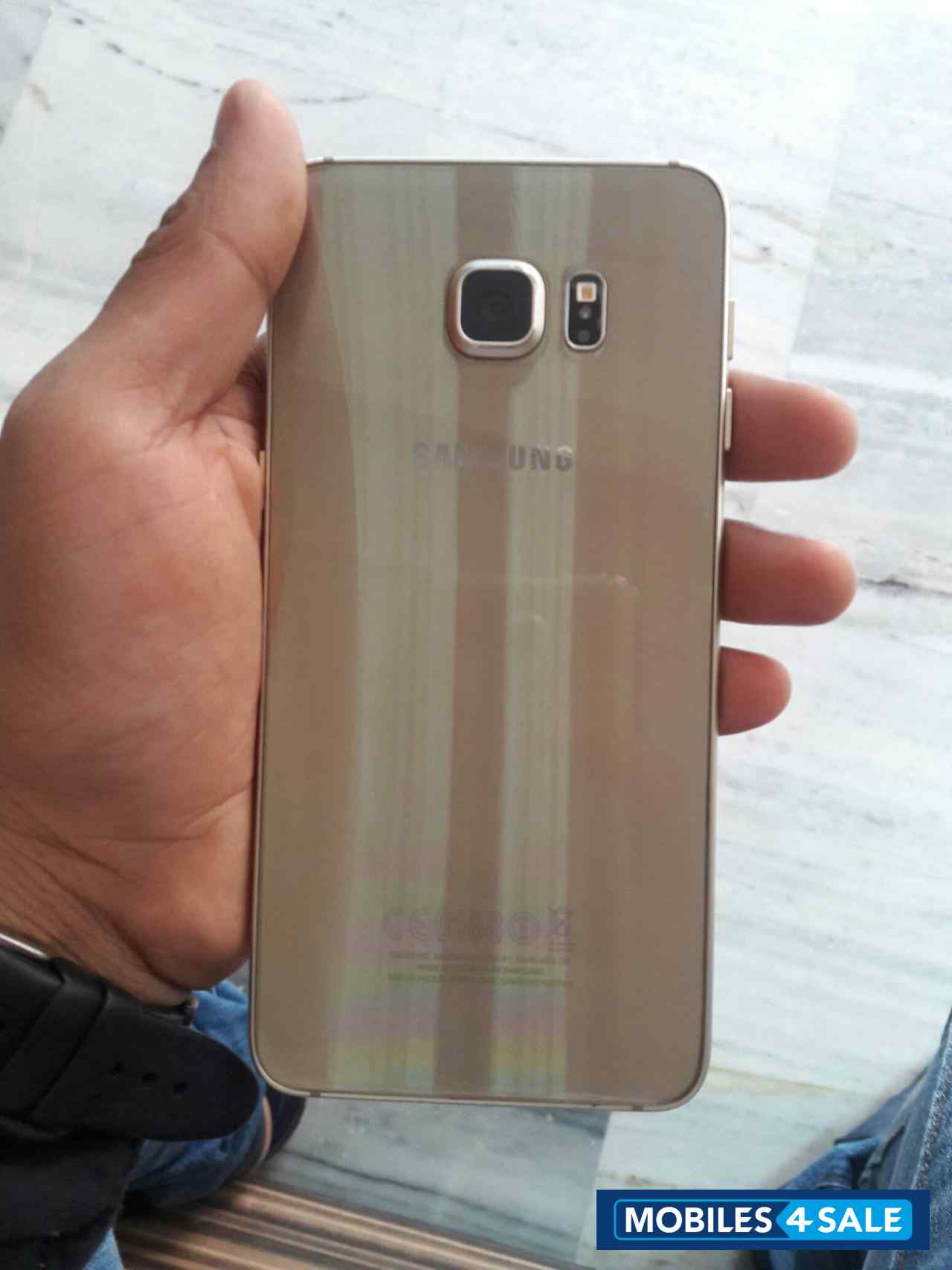 Gold Samsung Galaxy S6 Edge Plus