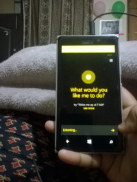 White Nokia Lumia 925