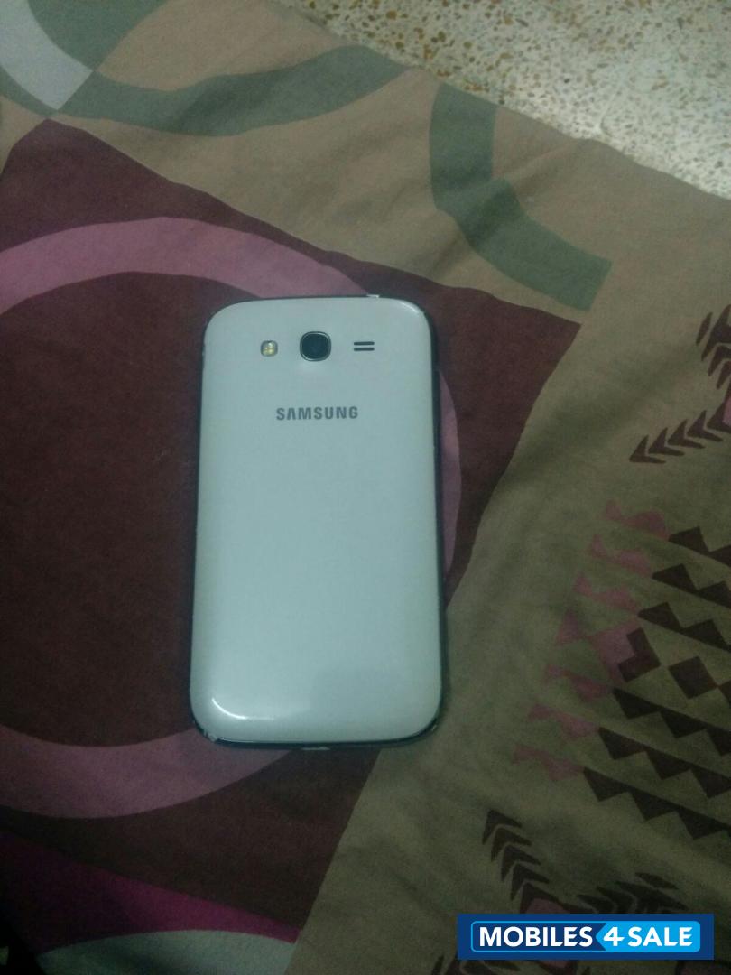 White Samsung Galaxy Grand GT-I9082