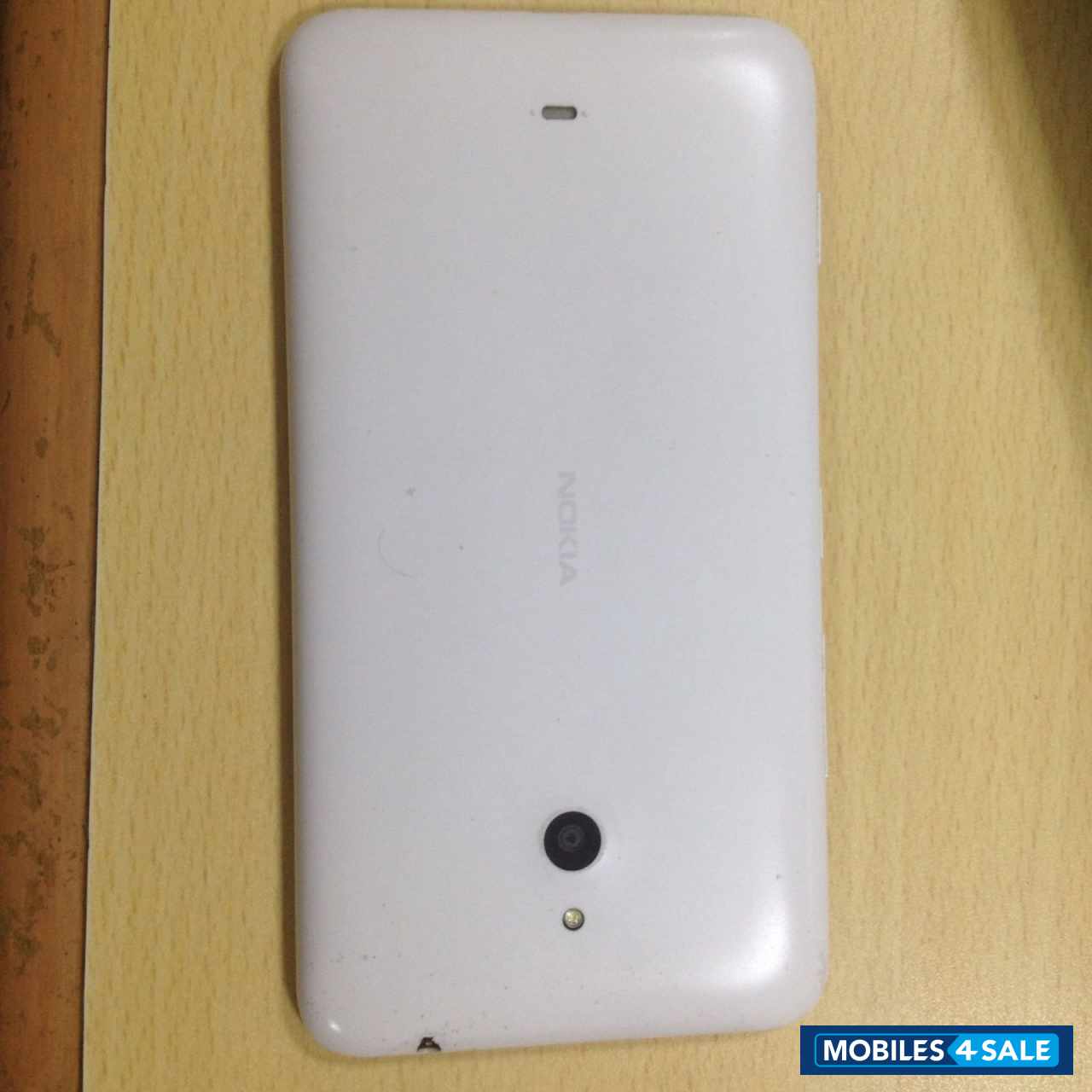 White Nokia Lumia 1320