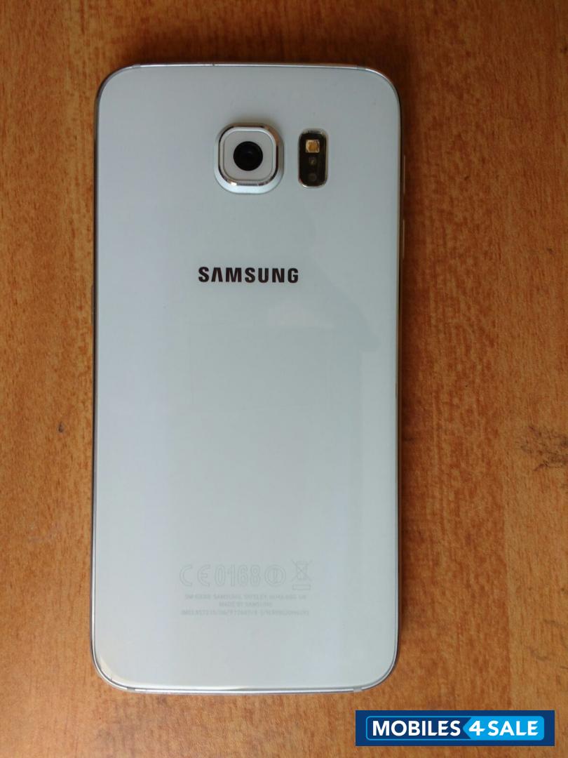White Samsung Galaxy S6