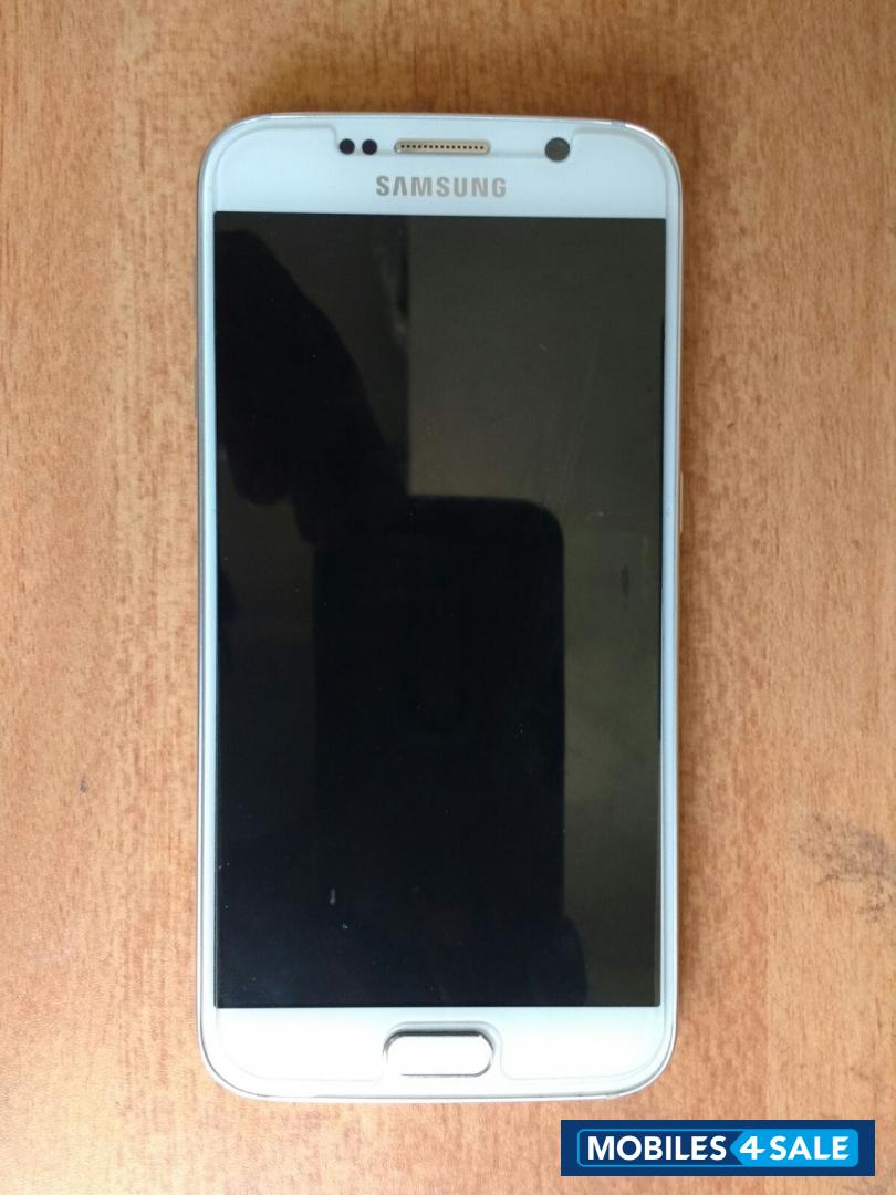 White Samsung Galaxy S6