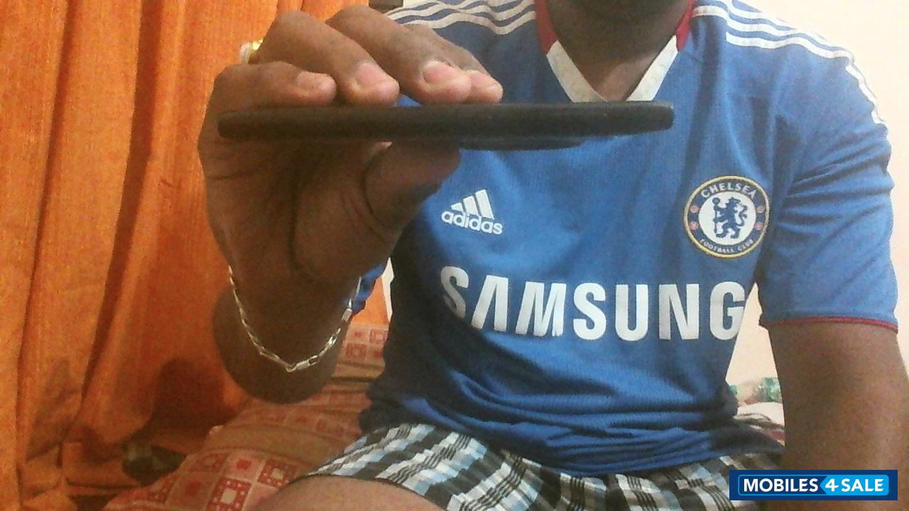 Black Nokia Lumia 1020