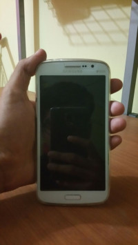 White Samsung Galaxy Grand 2