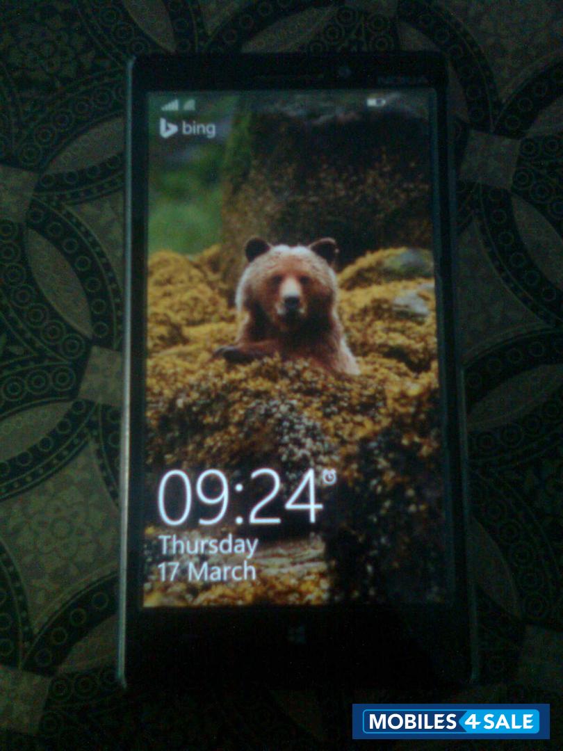 Black Nokia  lumia 930