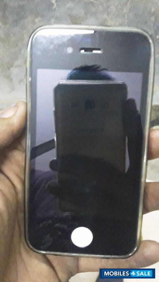 Black Apple iPhone 4