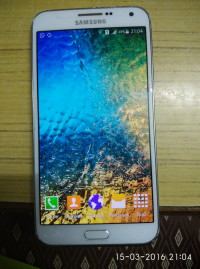 White Samsung Galaxy E7