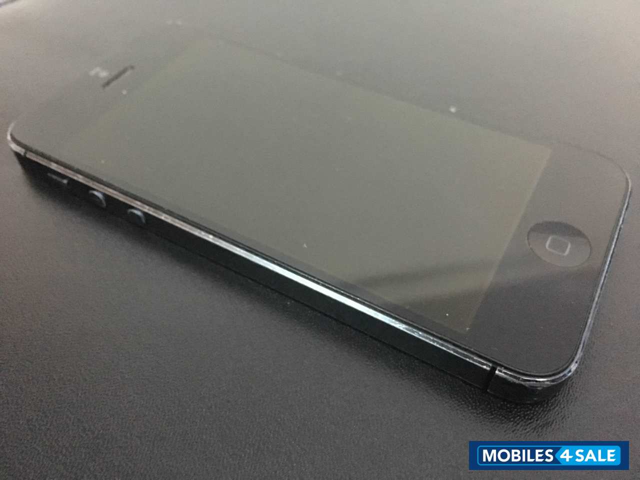 Black Apple iPhone 5 Black Apple iPhone 5