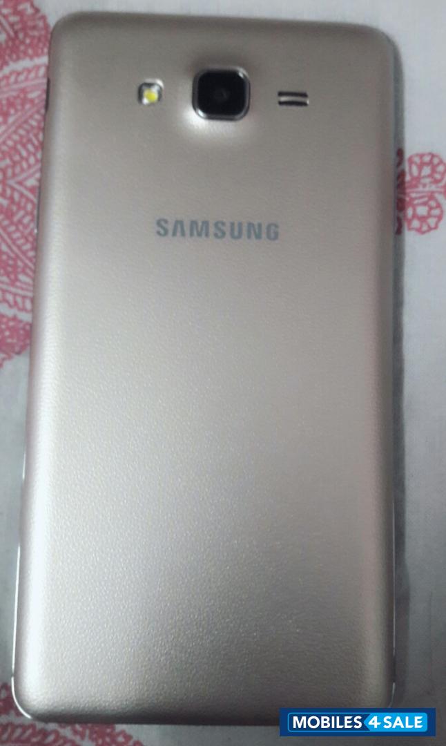 Gold Samsung Galaxy On7