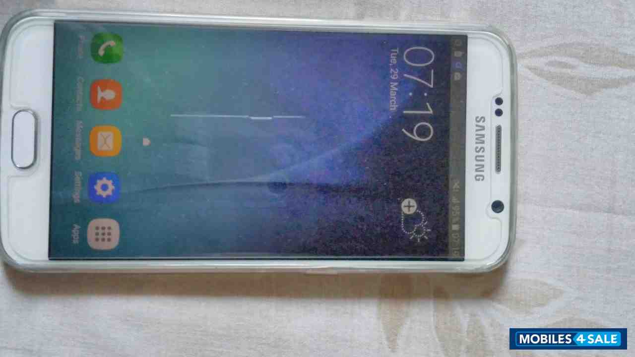 White Samsung Galaxy S6