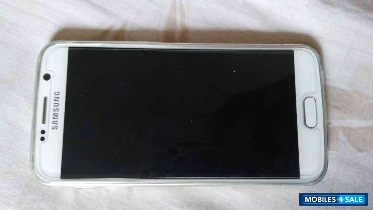 White Samsung Galaxy S6