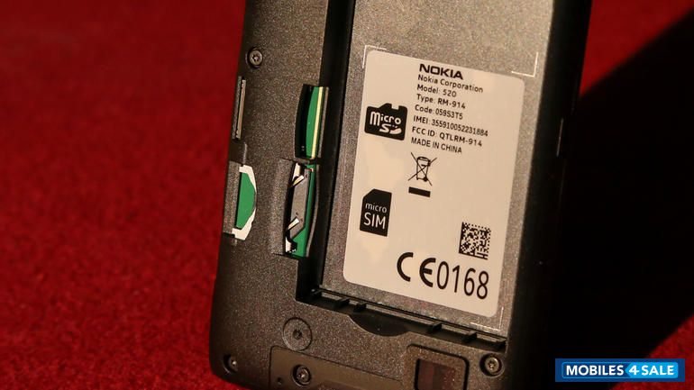 Black Nokia Lumia 520