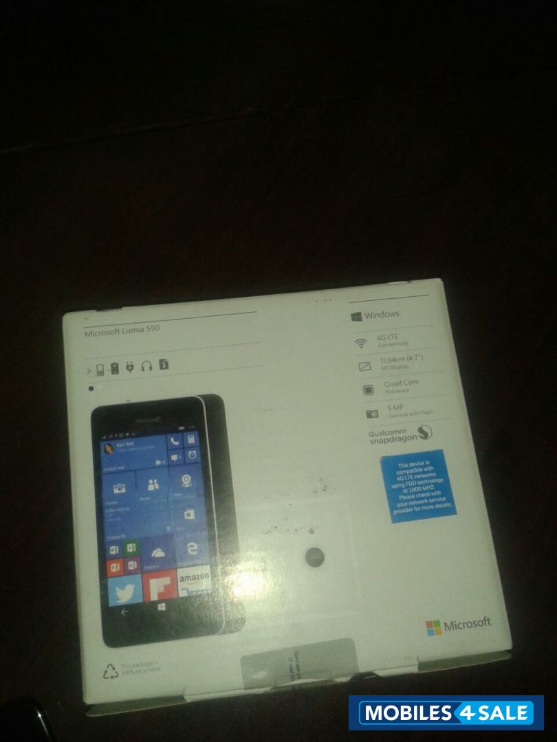 Black Microsoft Lumia 550
