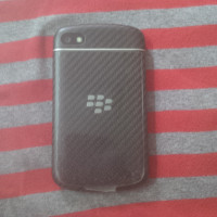 Black BlackBerry Q10