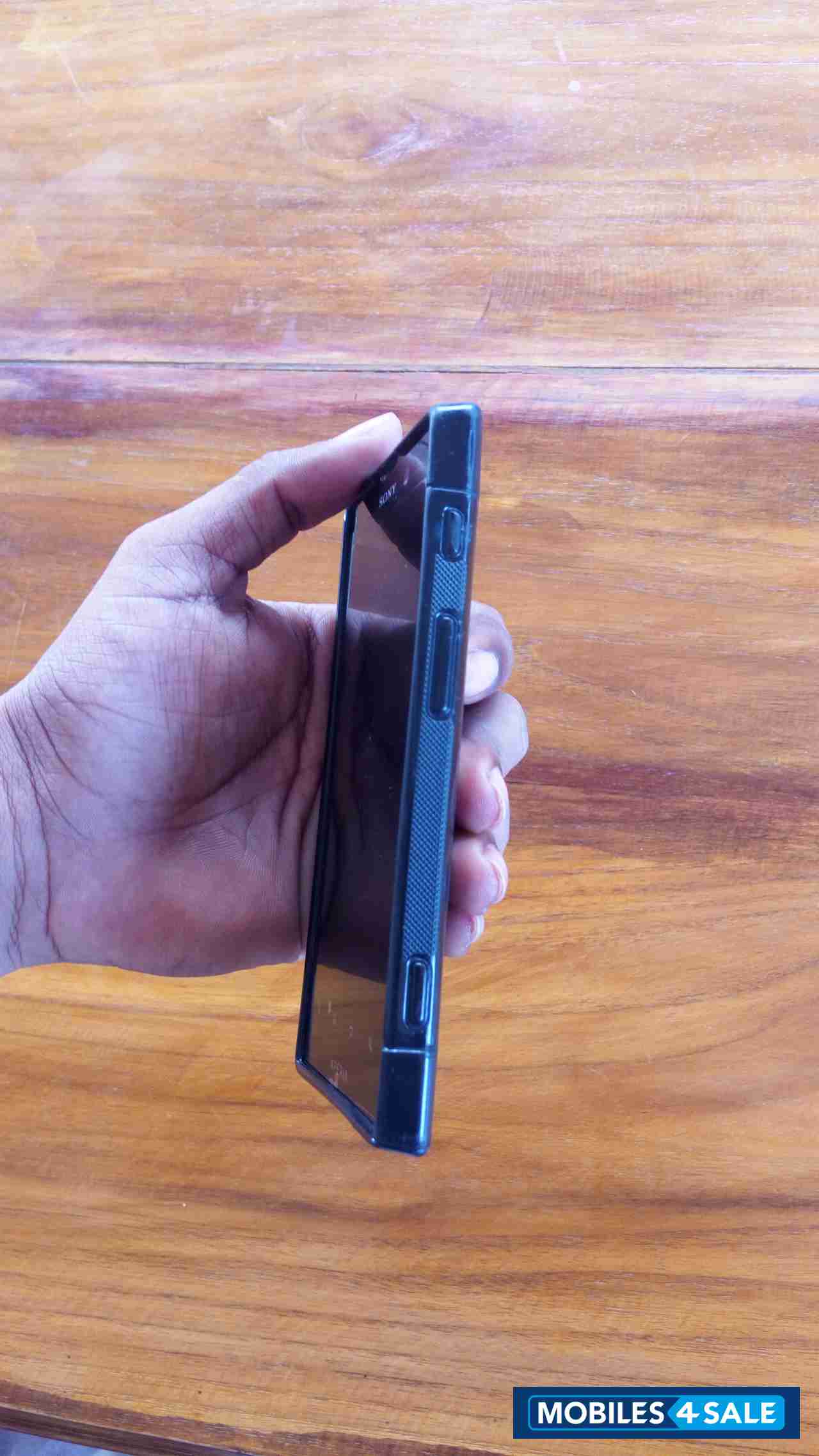 Black Sony Xperia ion