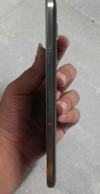 Black Samsung E-series SM E500H