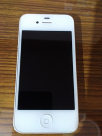 White Apple iPhone 4S