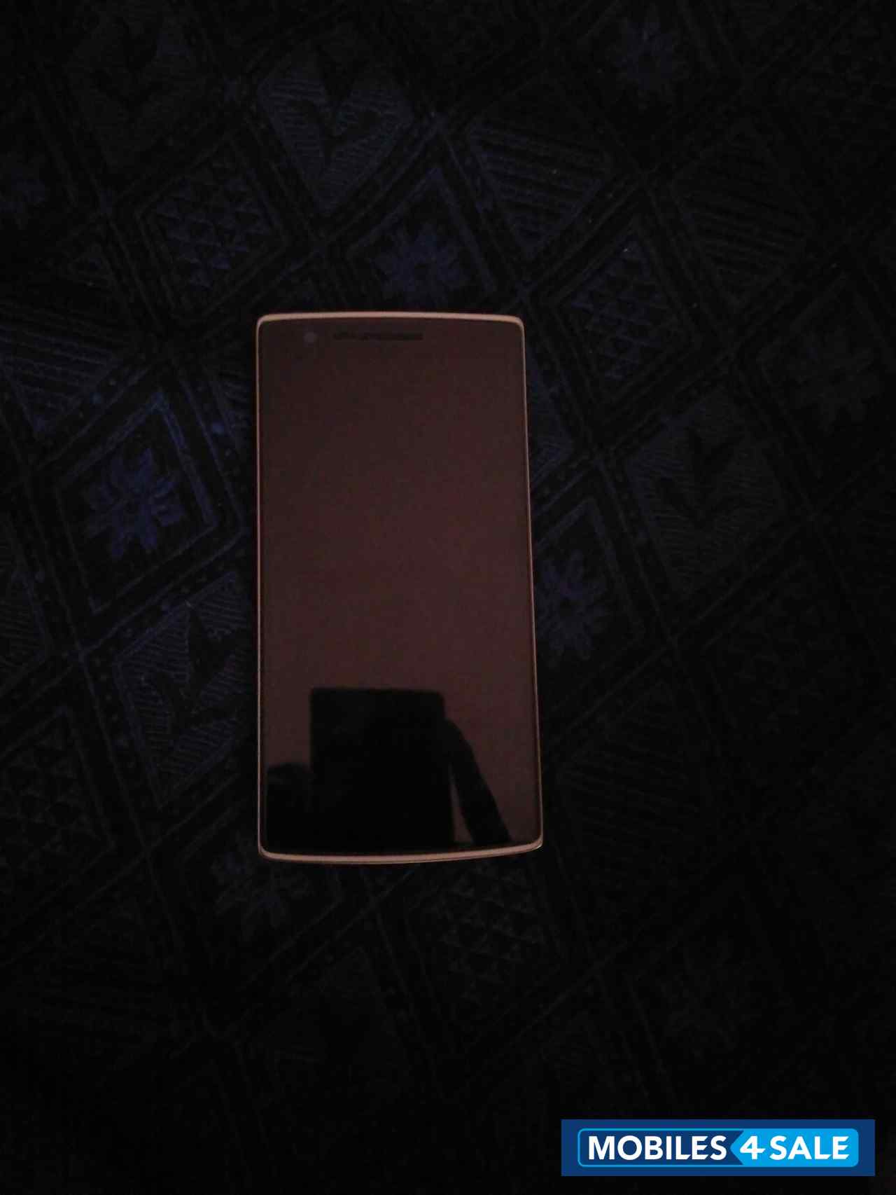 Sandstone Black OnePlus One