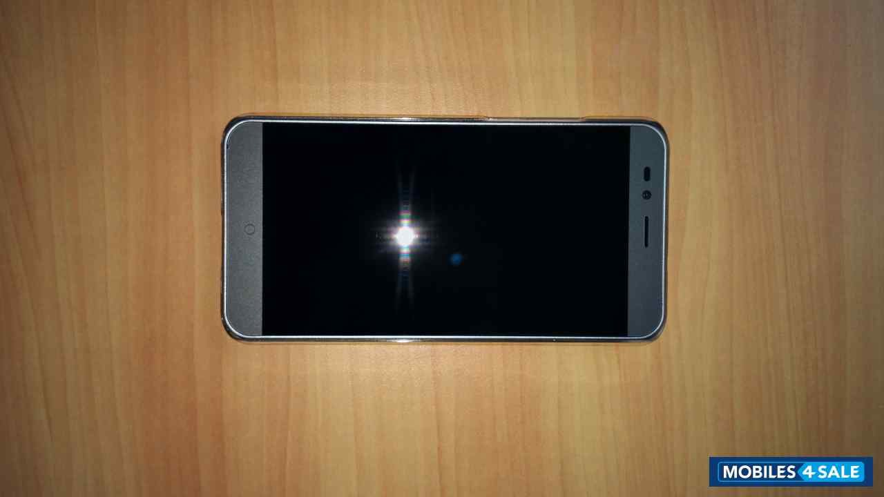 Grey Intex Cloud Swift