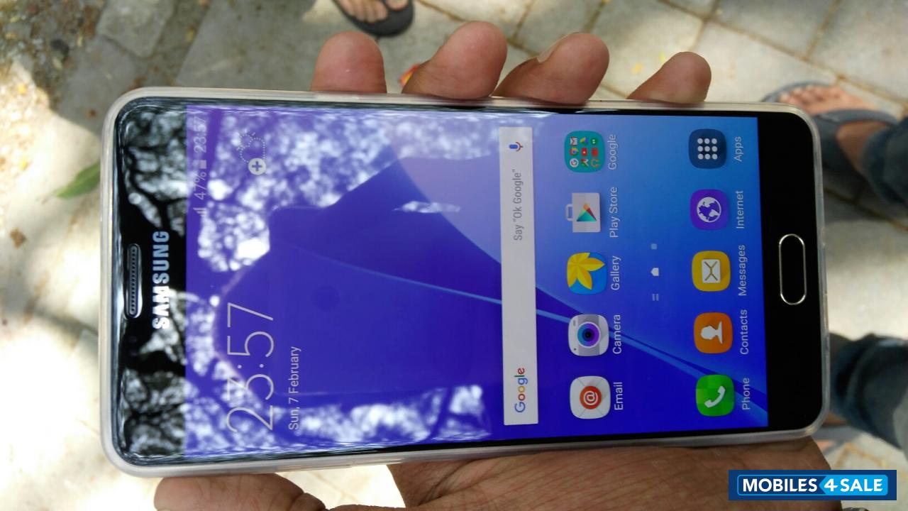 Gold Samsung Galaxy A7 2016