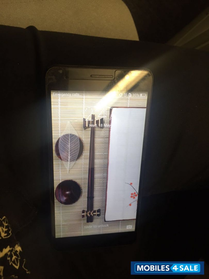 Black Huawei Honor 6