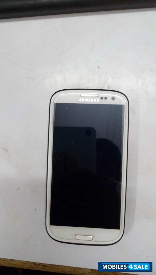White Samsung Galaxy S3