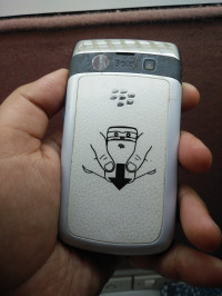 Onyx Silver / White BlackBerry Bold 9780