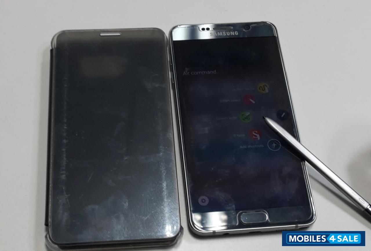 Silver Samsung Galaxy Note 5