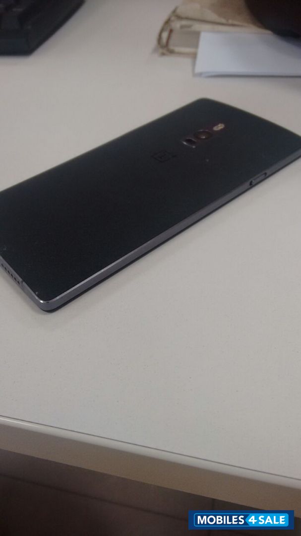 Black OnePlus Two