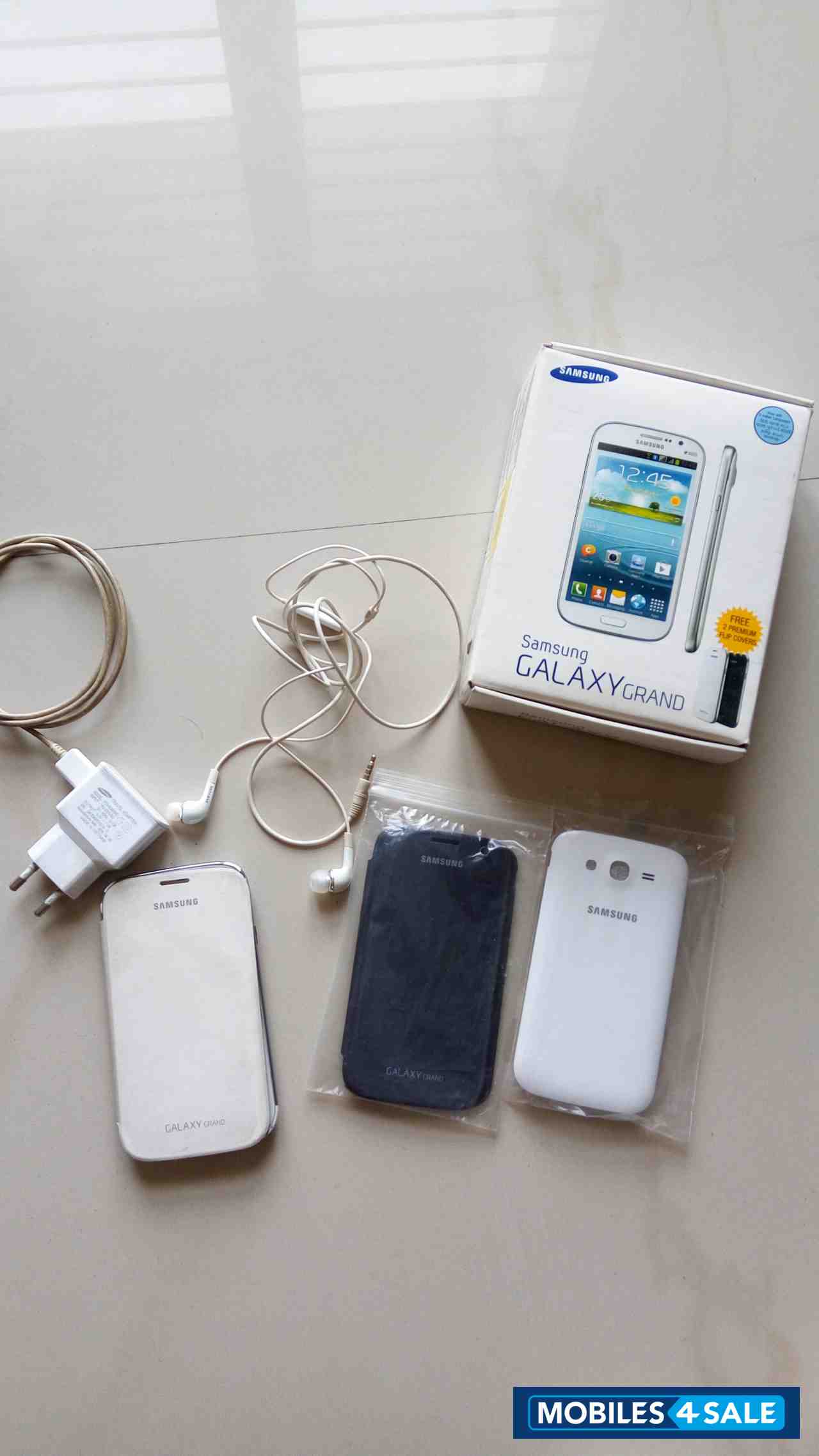 White Samsung Galaxy Grand GT-I9082