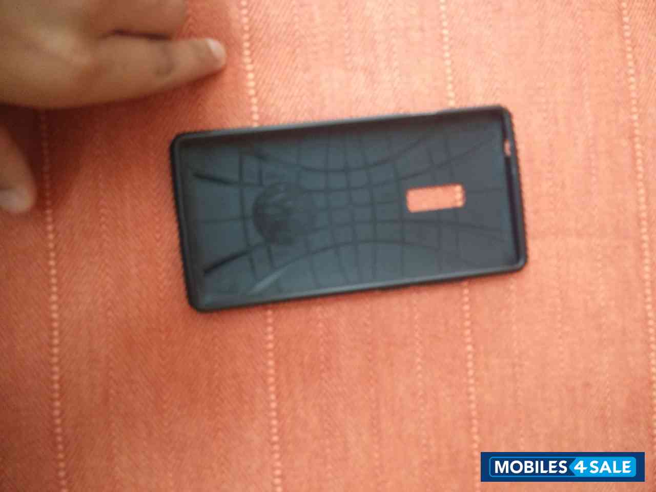 Sandstone Black OnePlus Two