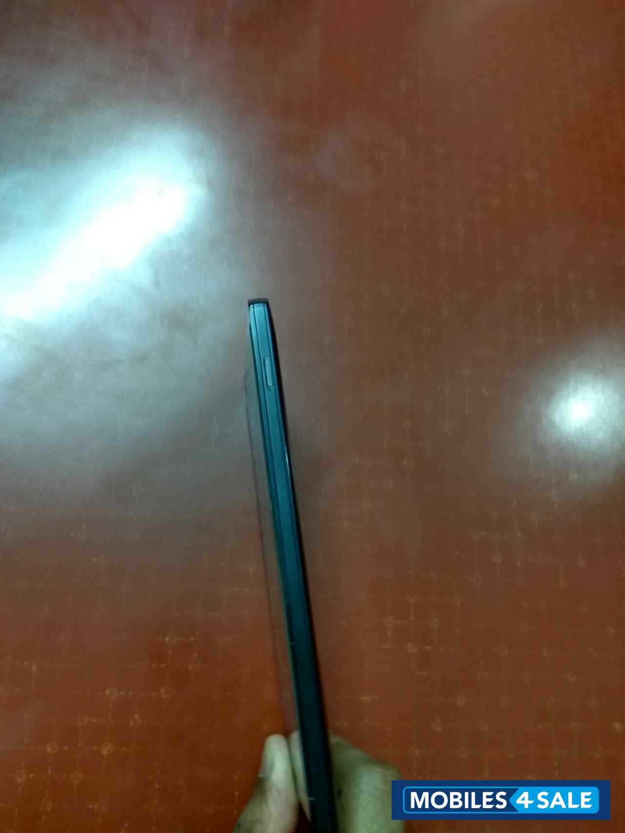 Black Karbonn Titanium Octane Plus