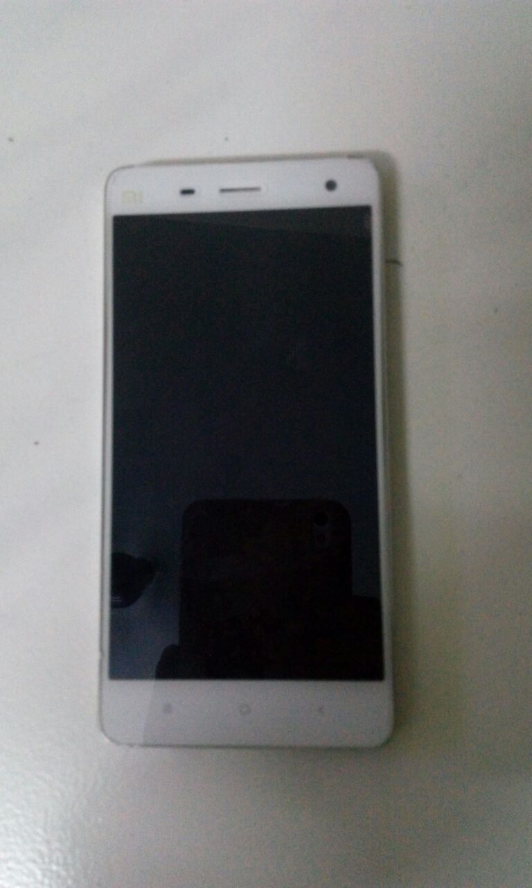 White Xiaomi MI-4