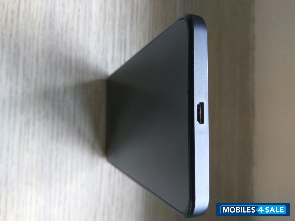 Black Microsoft Lumia 640 XL LTE