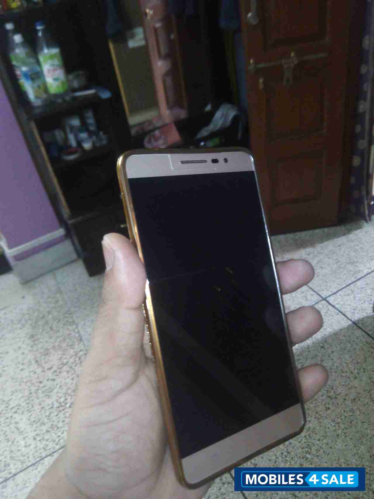 Gold Panasonic Eluga Mark Gold Panasonic Eluga Mark