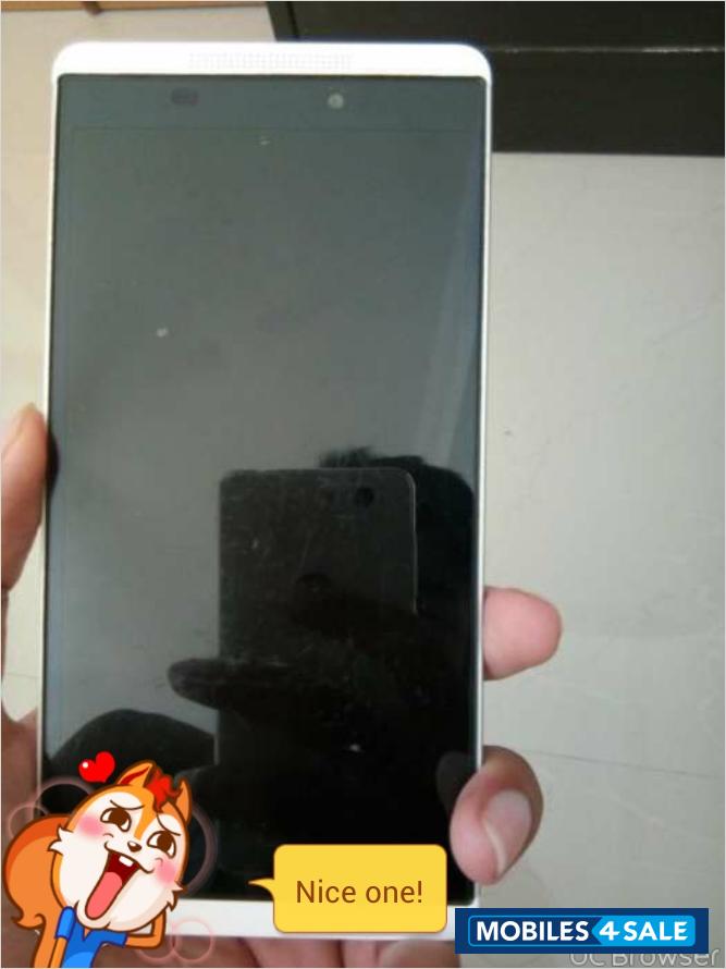 Grey And White Gionee GPAD G4